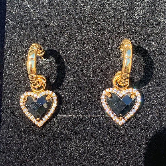 Black onyx earrings,dangle heart earrings,heart shaped earrings, heart earrings - Picture 4 of 12